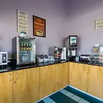 Econo Lodge Little Creek