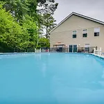 Norfolk Beach House Rental With Private Pool!