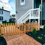 Beautiful Queen Luxury Suite Near Downtown Norfolk