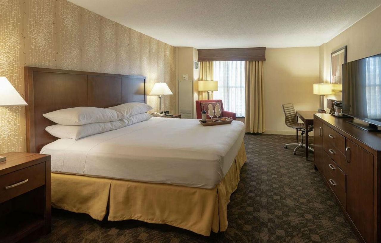 Doubletree By Hilton Airport Hotel 4*