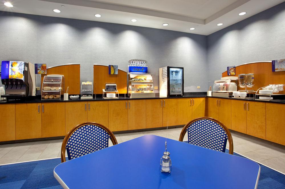 Express & Airport By Ihg Hotel