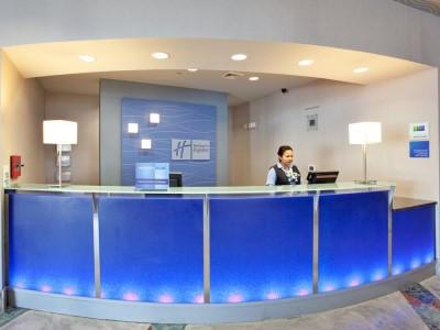 Express & Airport By Ihg Hotel Norfolk