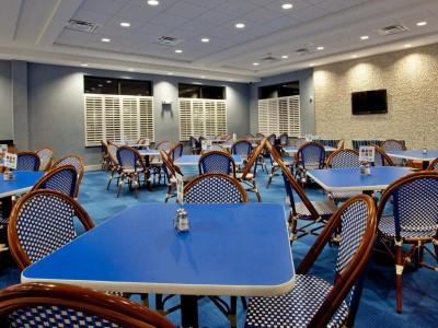 Hotel Express & Airport By Ihg Norfolk