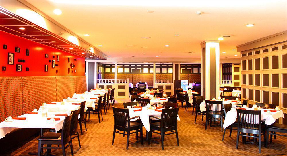 Wyndham Garden Downtown Hotel 3*
