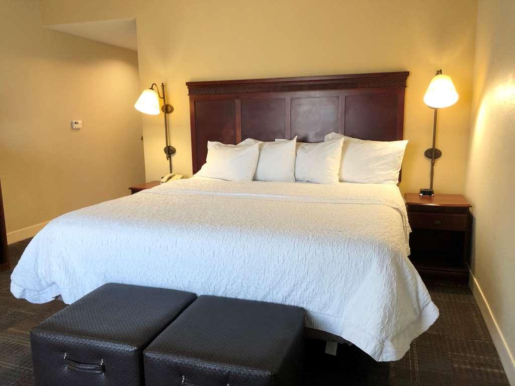 Hampton & Norfolk-airport 3*