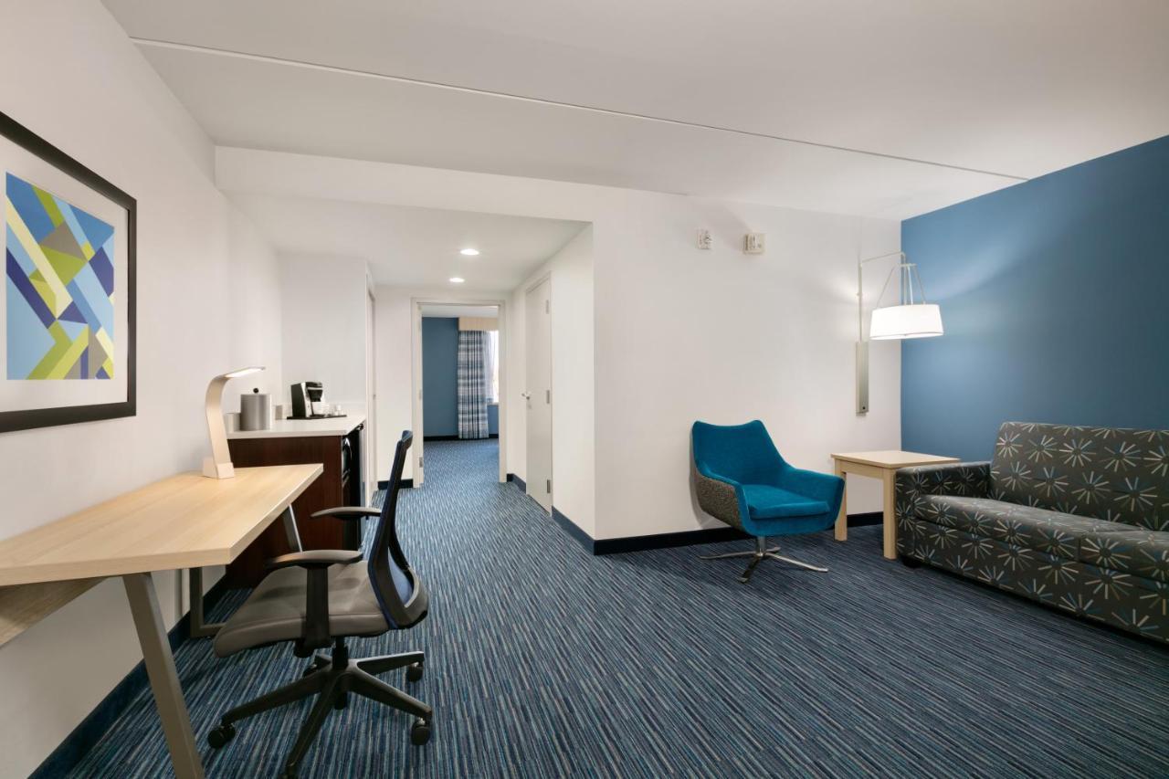 Express & Airport By Ihg Hotel