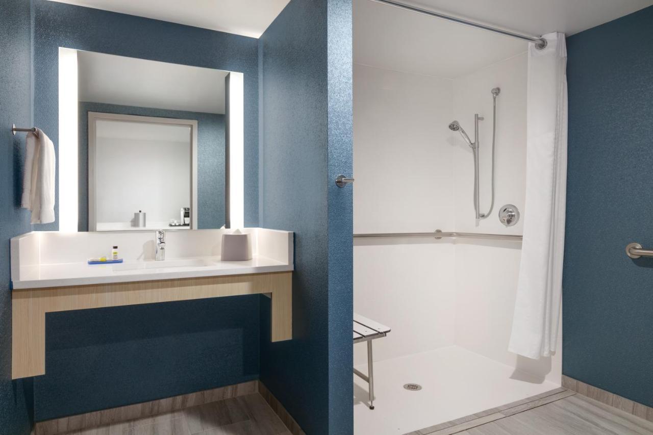Express & Airport By Ihg Hotel Norfolk