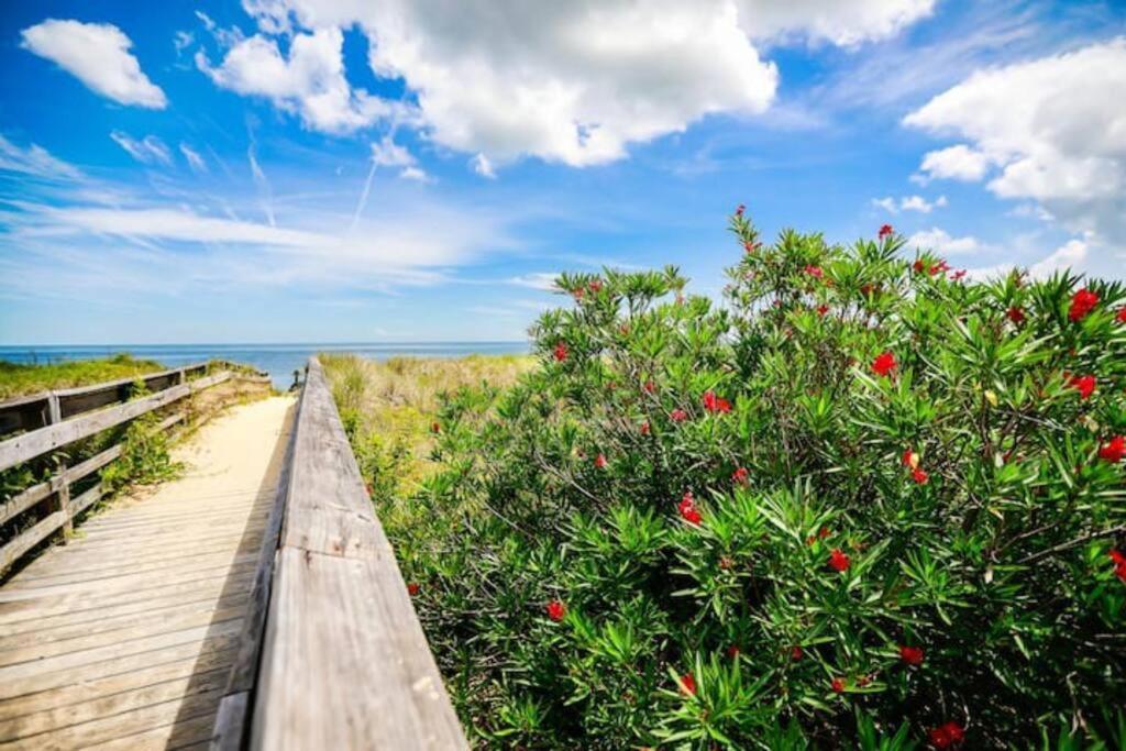 Sandy Feet Retreat At Ocean View Villa Norfolk