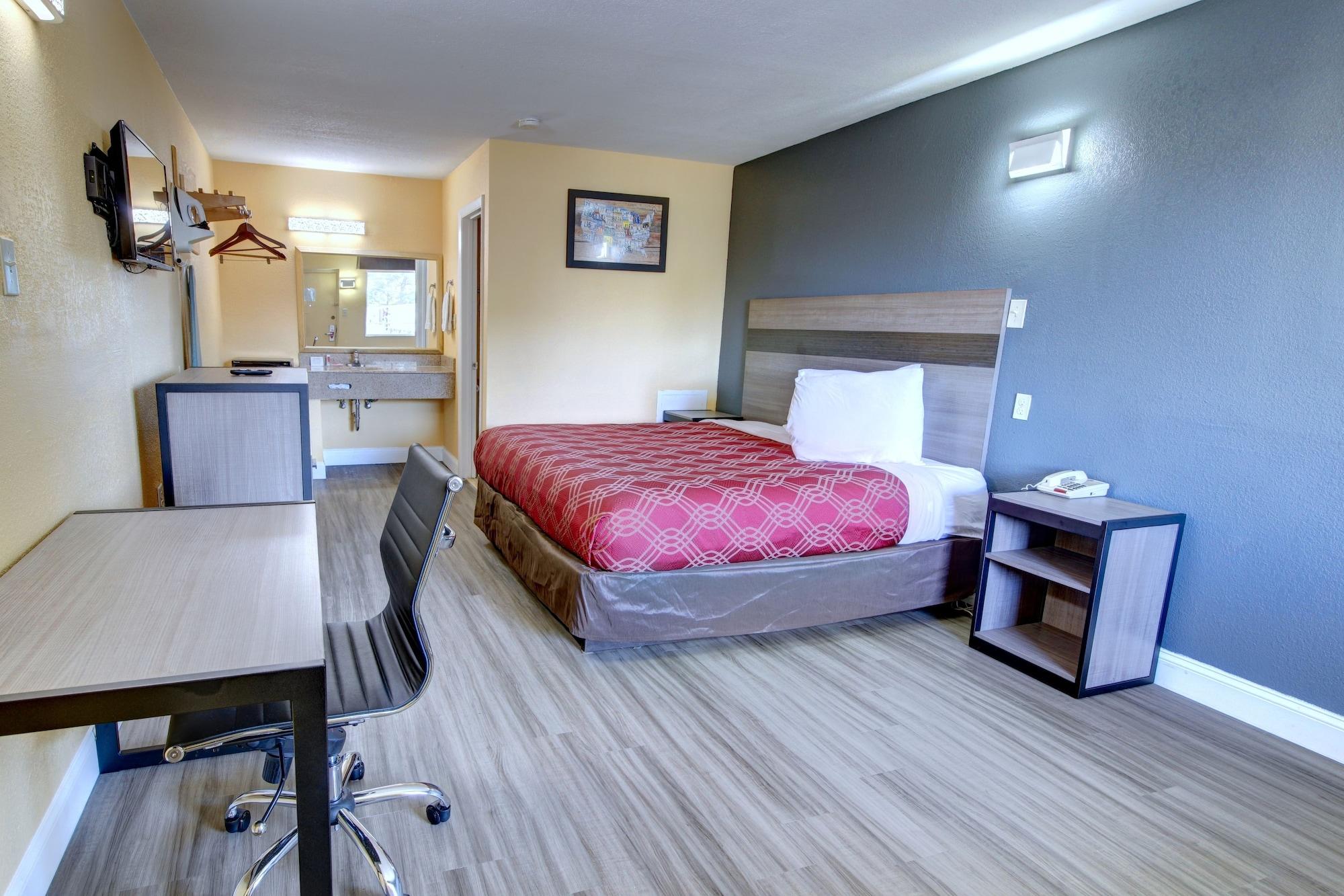 Econo At Military Circle Lodge