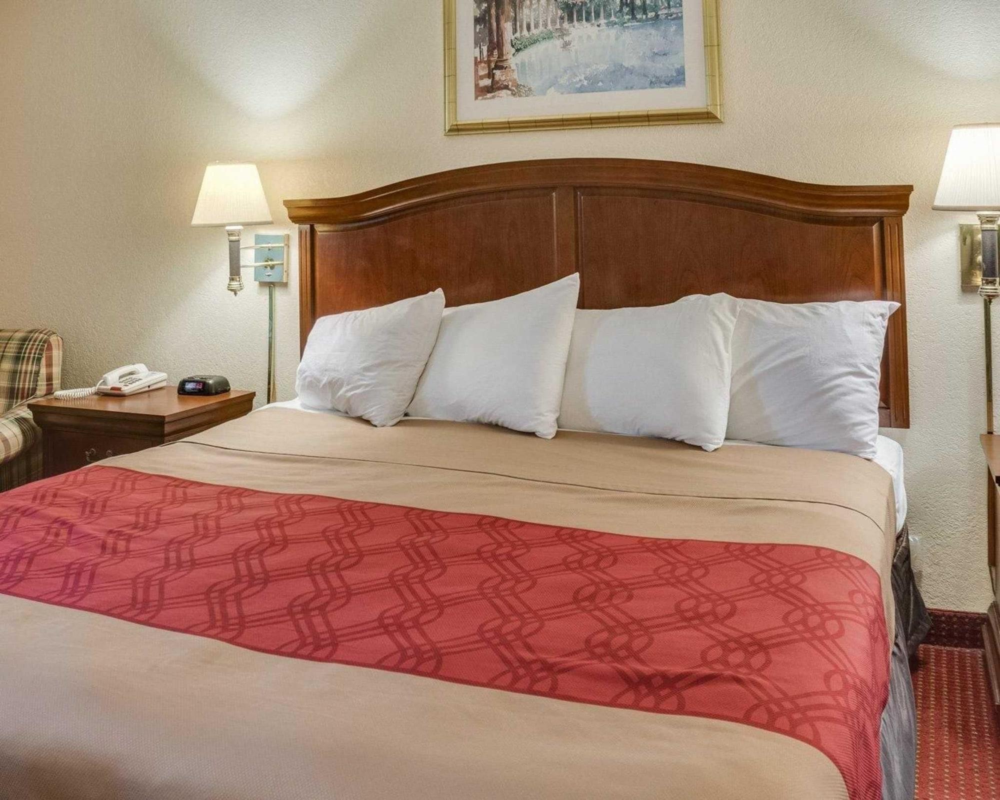Lodge Econo Little Creek *