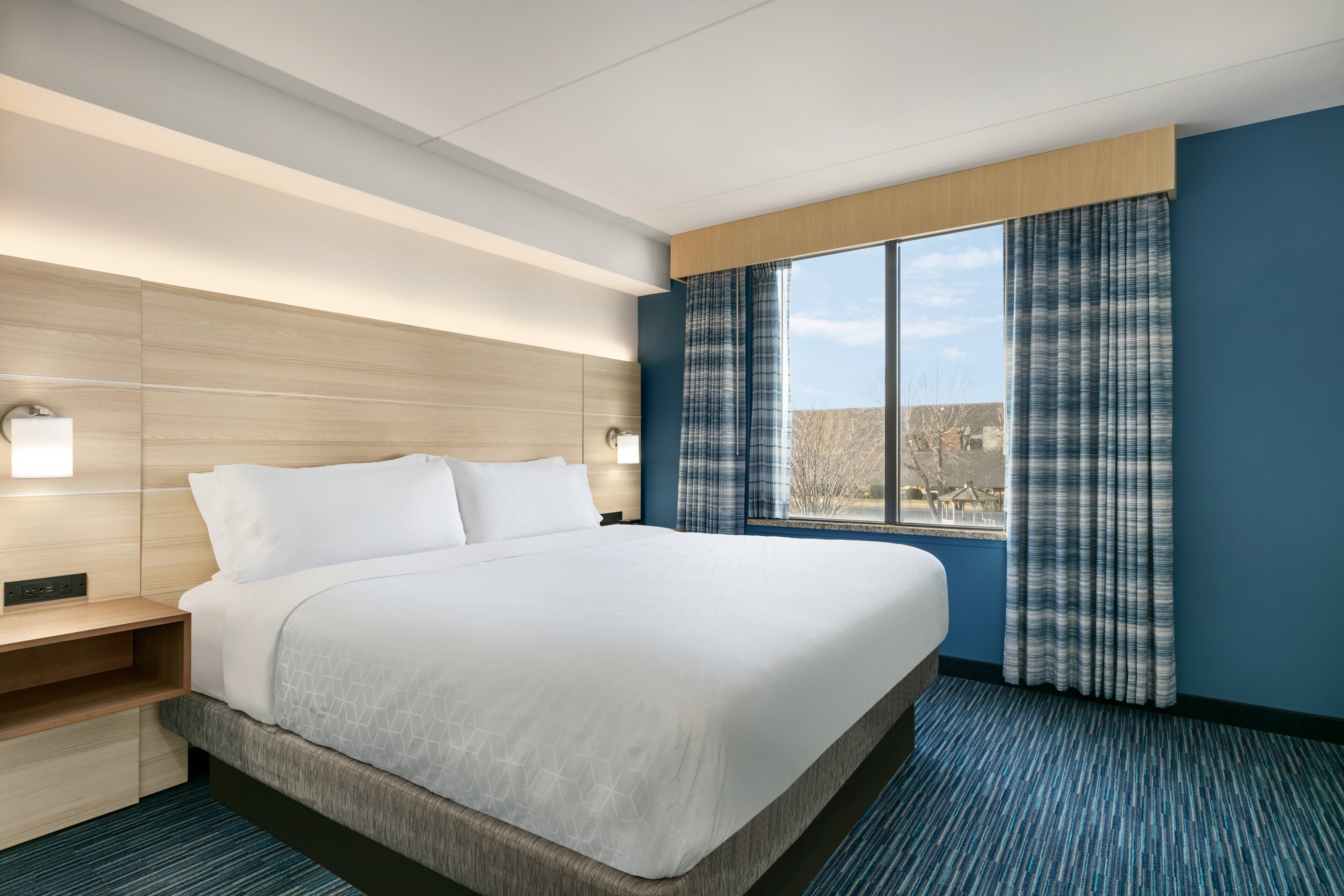 Express & Airport By Ihg 2*