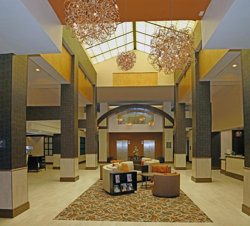 Hotel Doubletree By Hilton Airport 4*