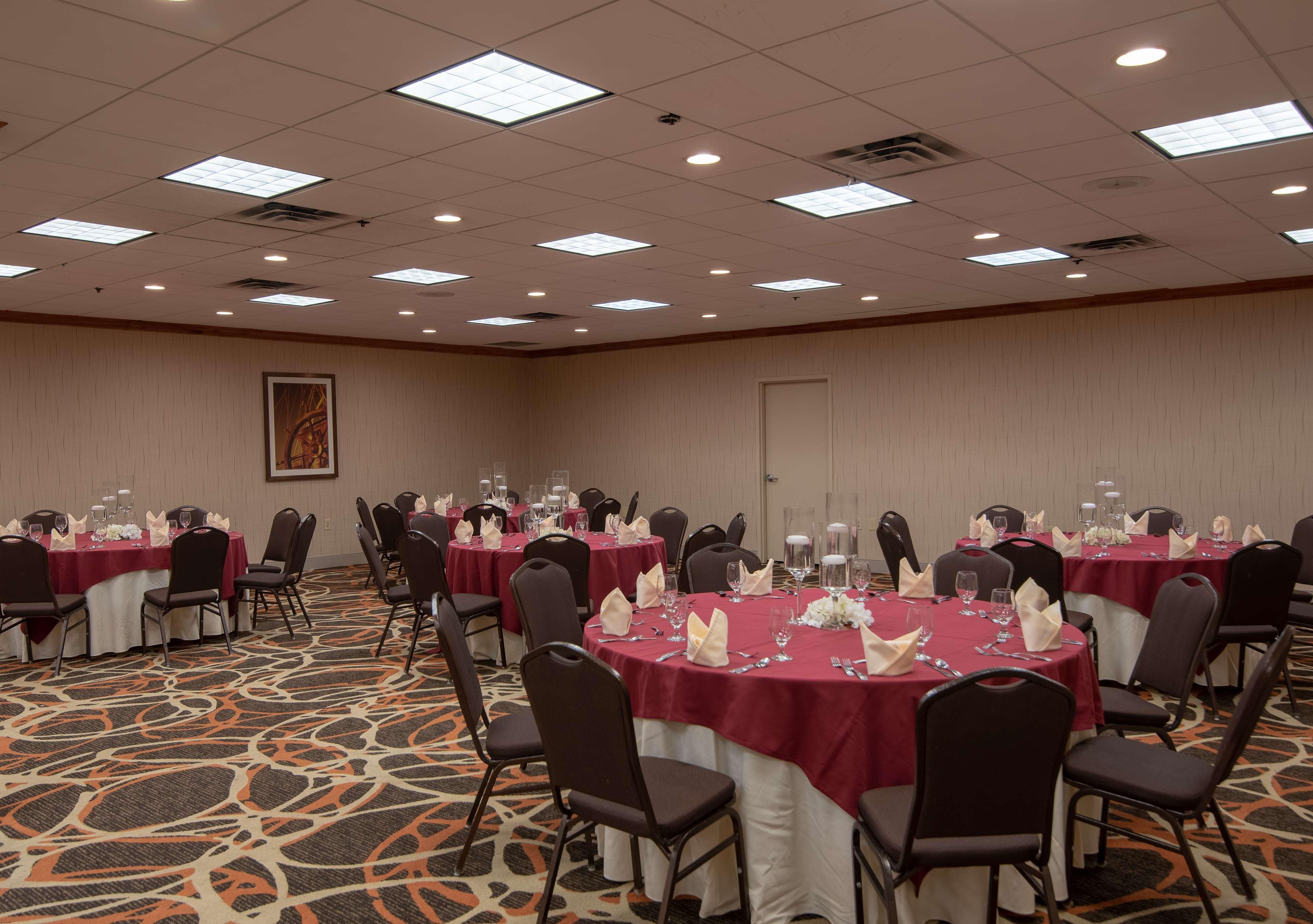 Doubletree By Hilton Airport Norfolk
