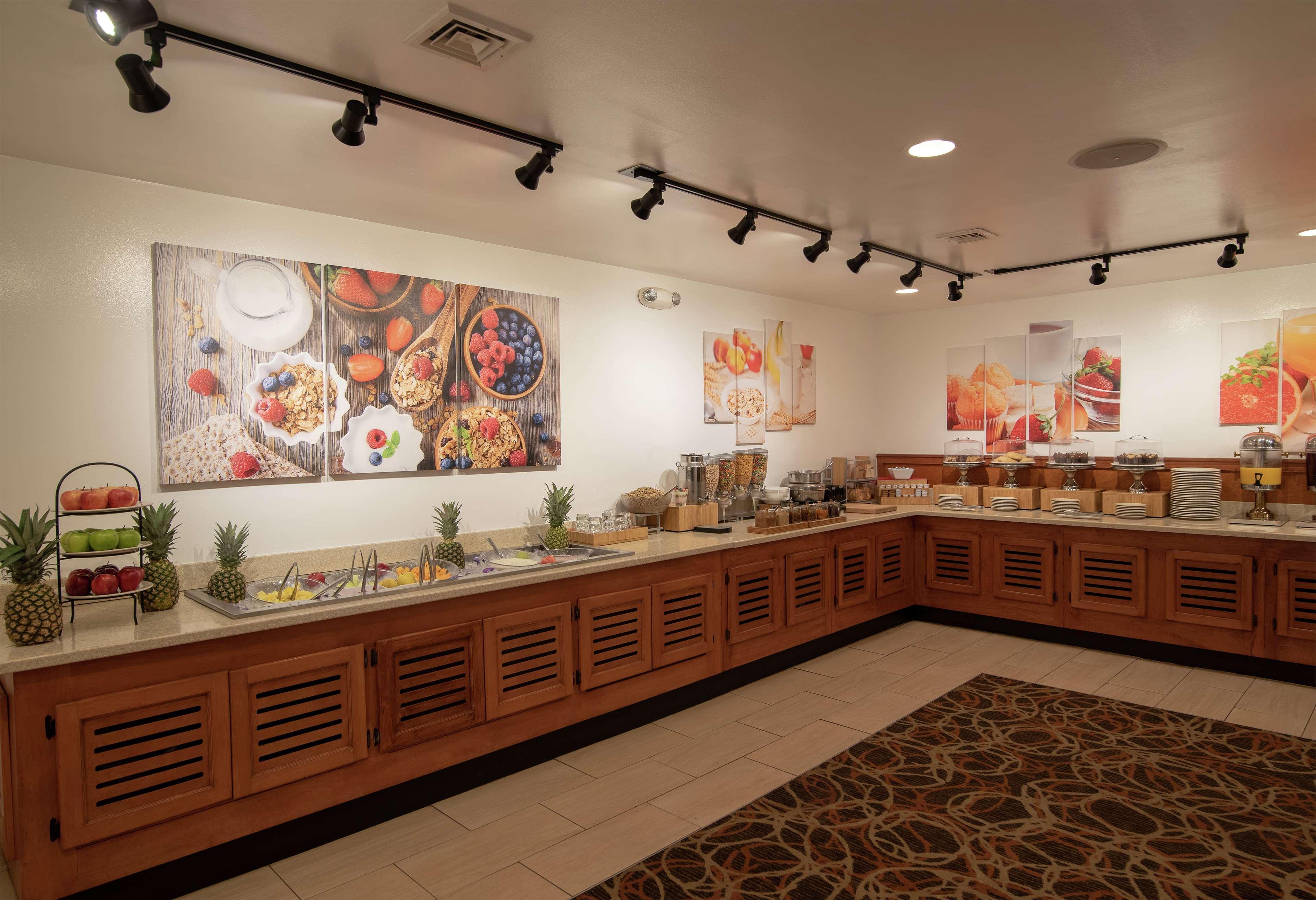Doubletree By Hilton Airport Norfolk