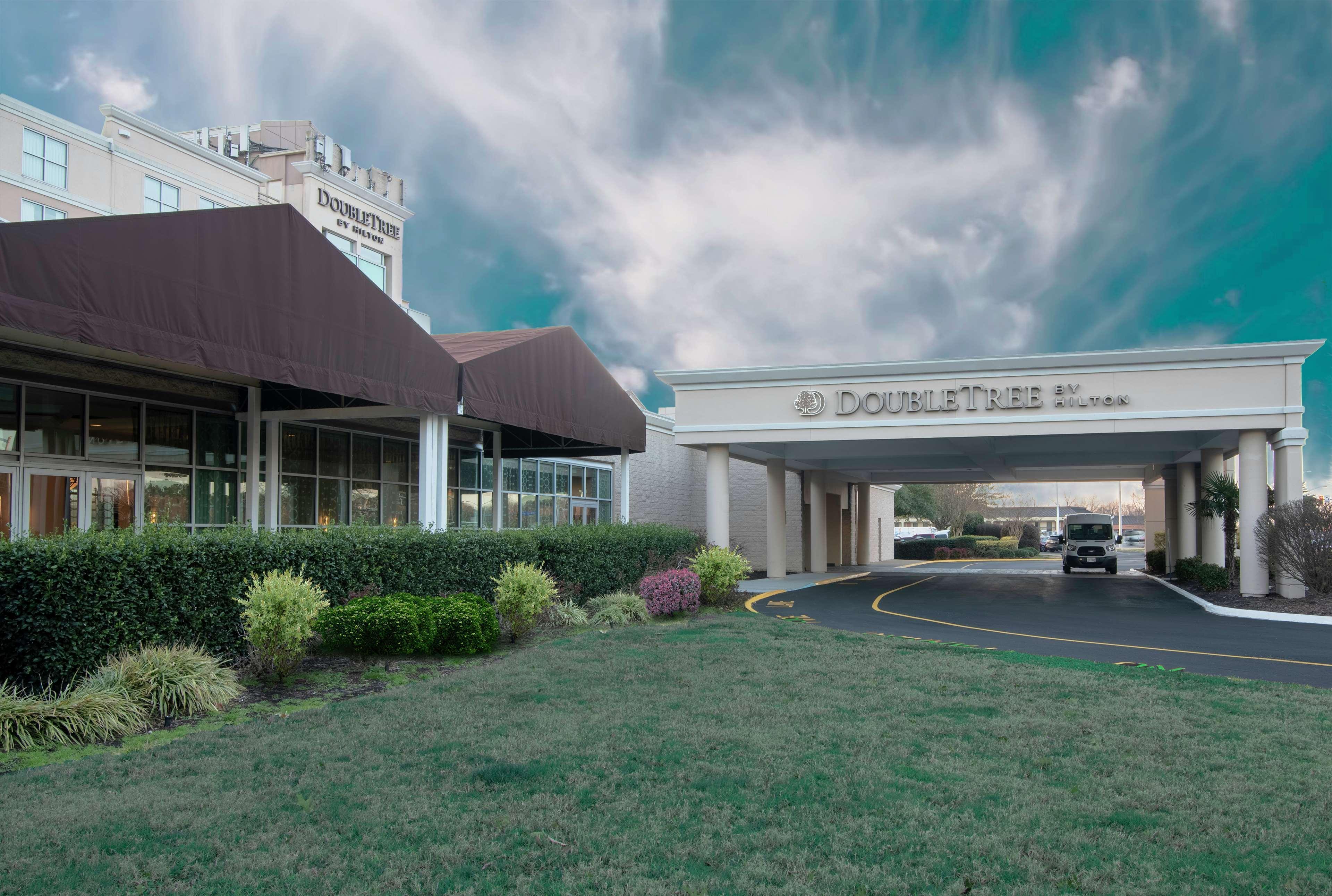 Doubletree By Hilton Airport Hotel