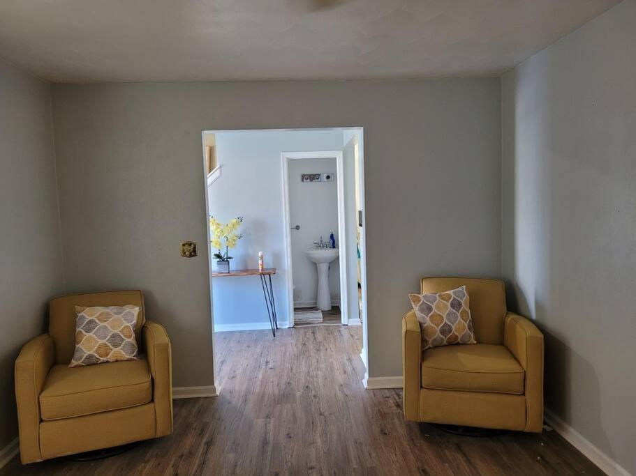 Cheerful 5 Bedroom House Centreally Located . Holiday home *