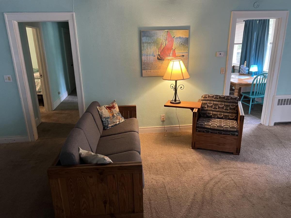 Historic Side Getaway - Pet Friendly, Wifi Holiday home Norfolk