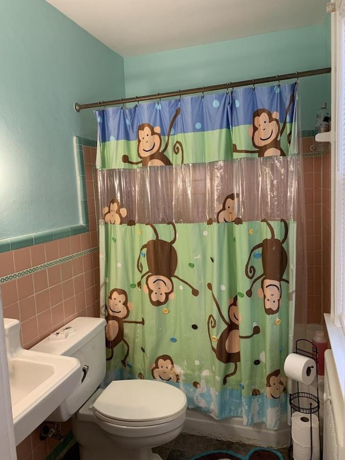 Cozy - Pet Friendly, Side Apts *