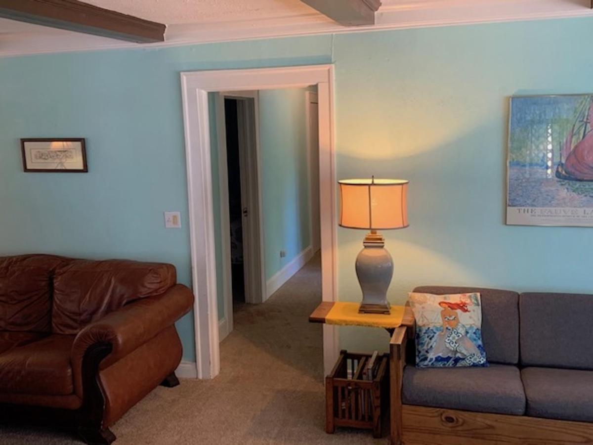 Historic Side Getaway - Pet Friendly, Wifi *