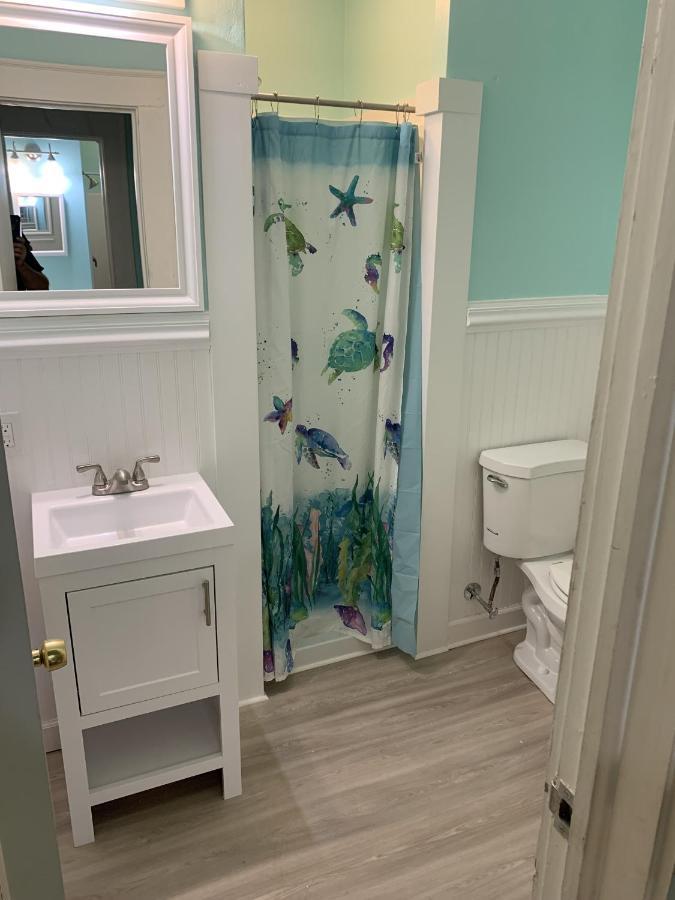 Historic Side Getaway - Pet Friendly, Wifi *