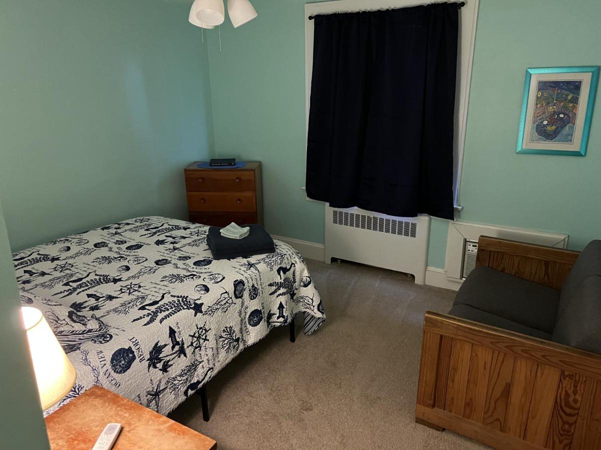 Historic Side Getaway - Pet Friendly, Wifi *