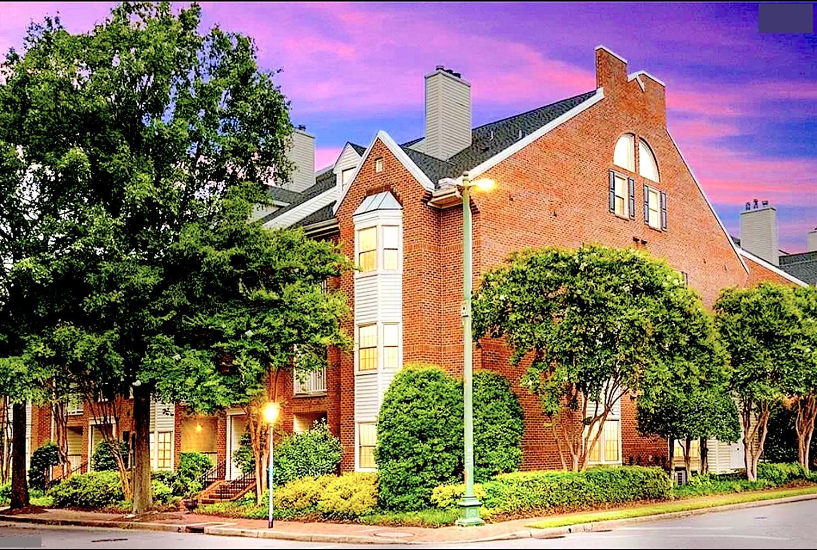 Amazing Beautiful Downtown Apartment *