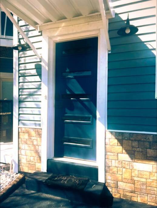 Apartment Beautiful Queen Luxury Near Downtown *