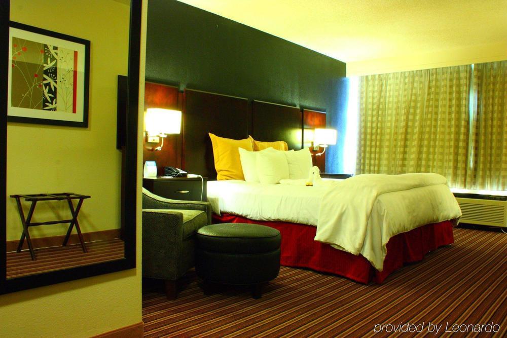 Wyndham Garden Downtown Hotel