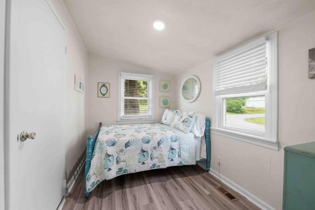 - 1 Block To - Pets Welcome! Holiday home *