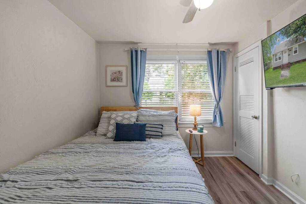 - 1 Block To - Pets Welcome! Norfolk