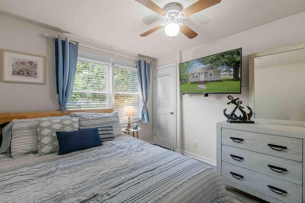 - 1 Block To - Pets Welcome! *