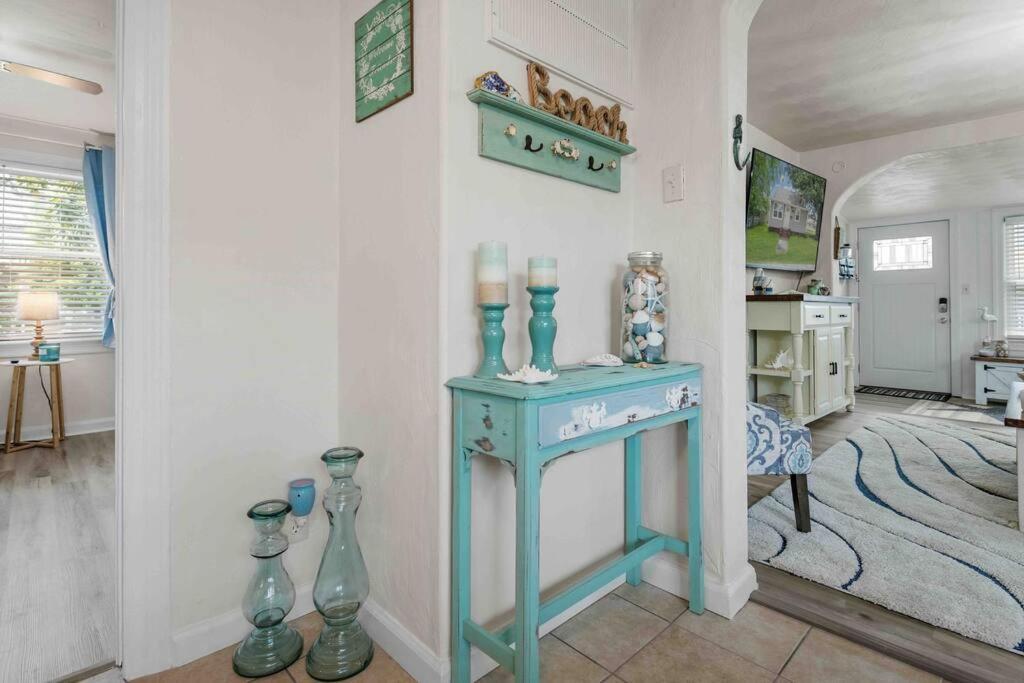 Holiday home - 1 Block To - Pets Welcome!