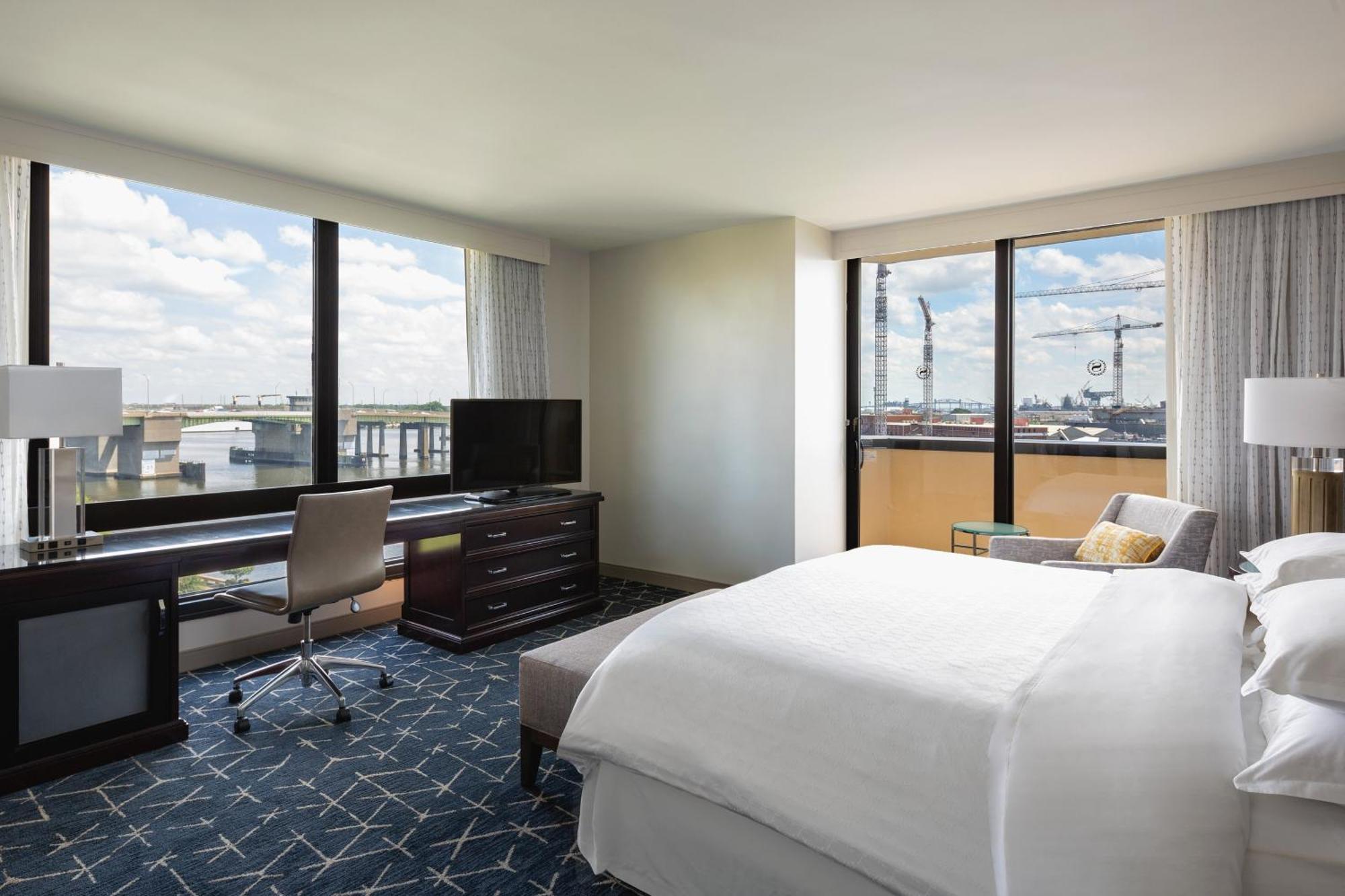 Hotel Sheraton Waterside 4*