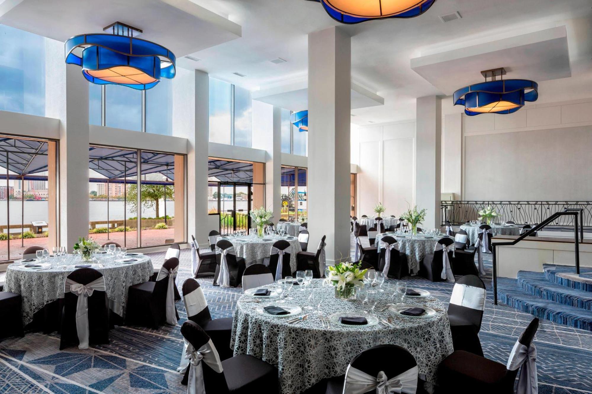 Hotel Sheraton Waterside 4*