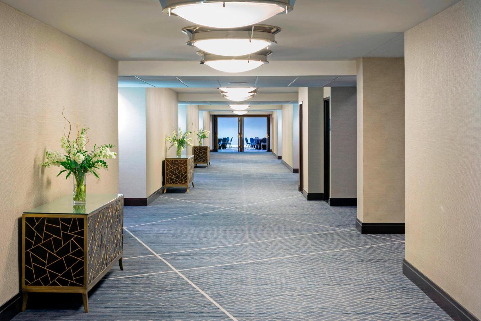 Hotel Sheraton Waterside 4*