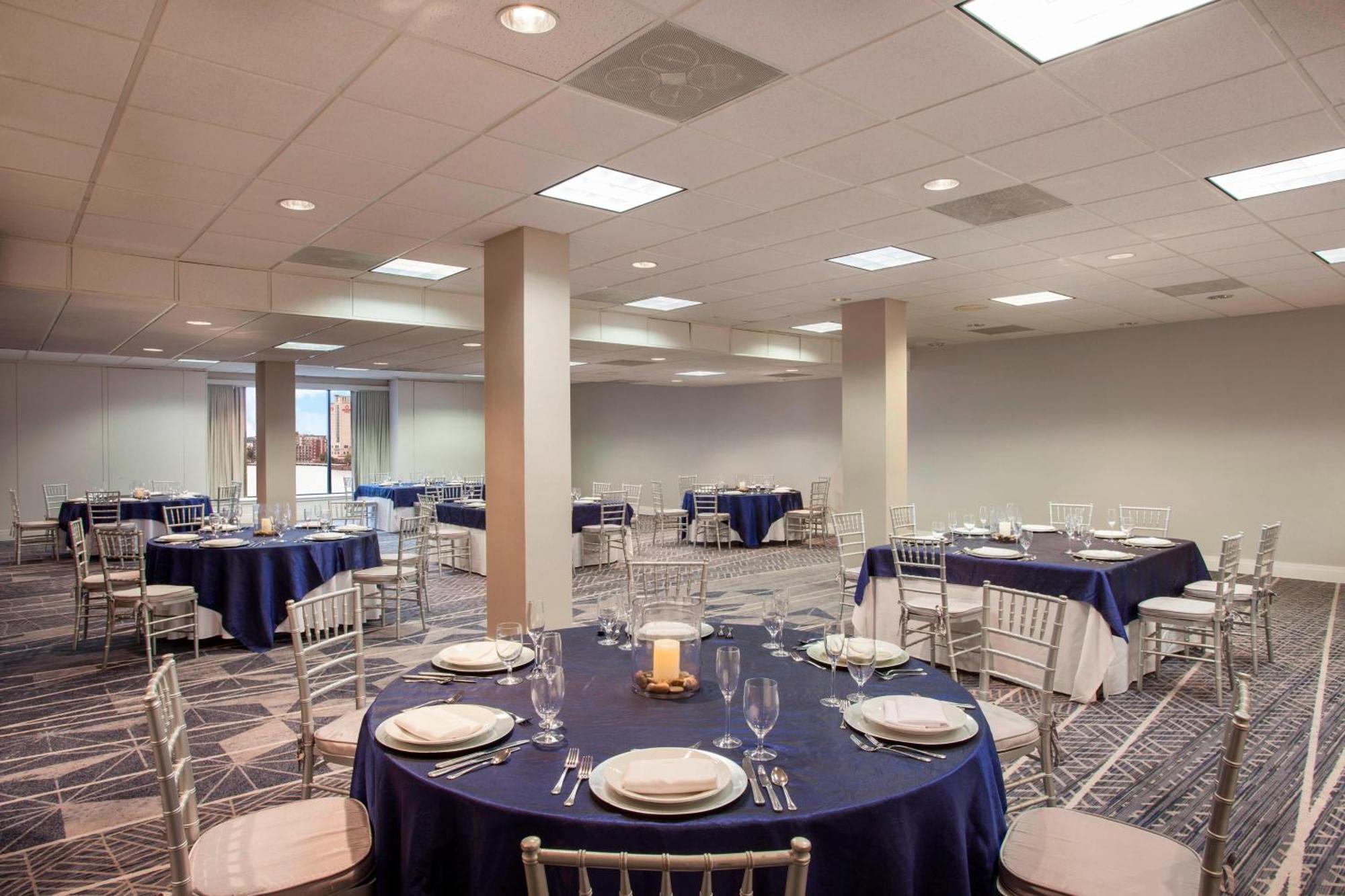 Sheraton Waterside Hotel