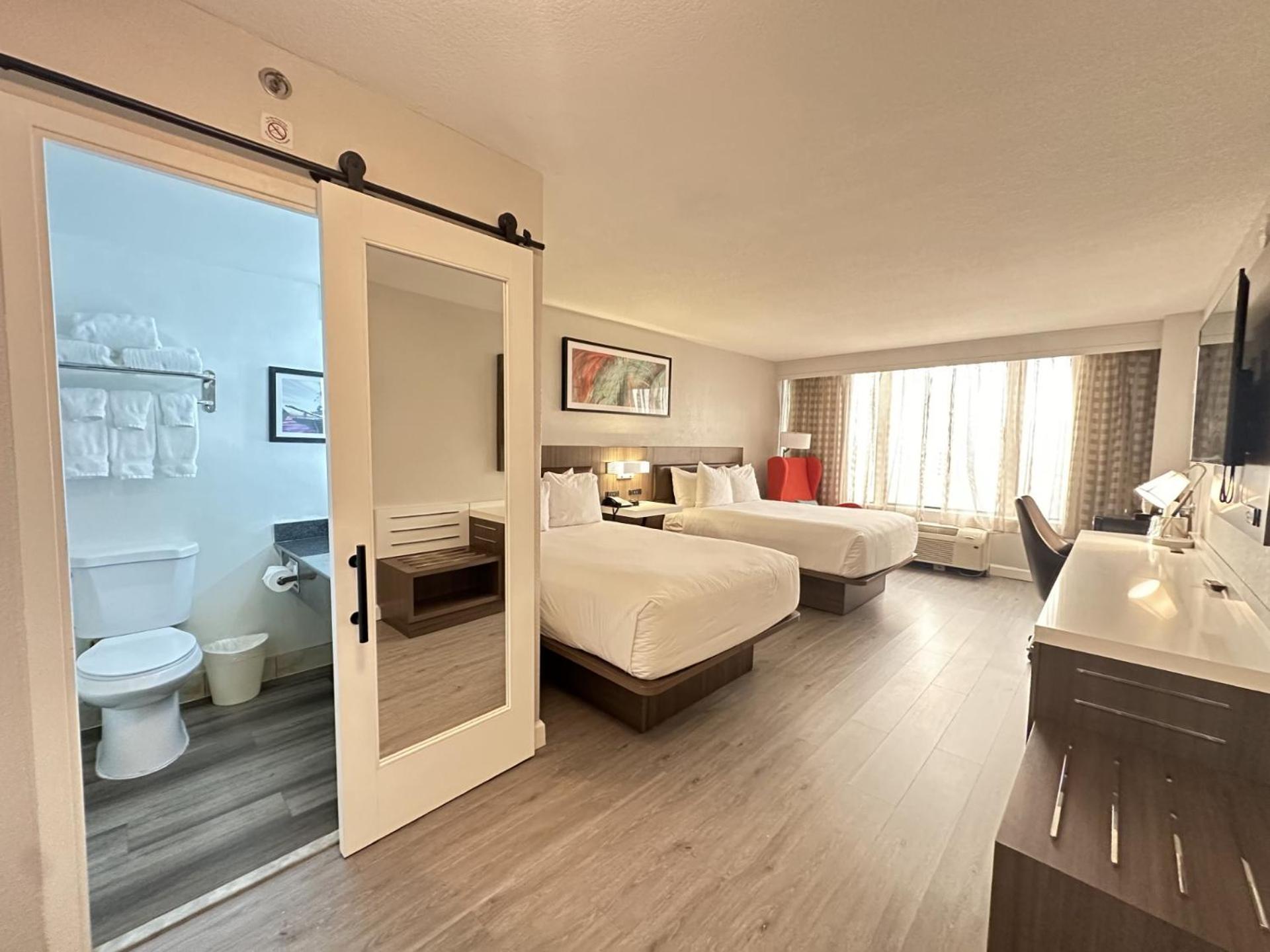 Hotel Wyndham Garden Downtown 3*