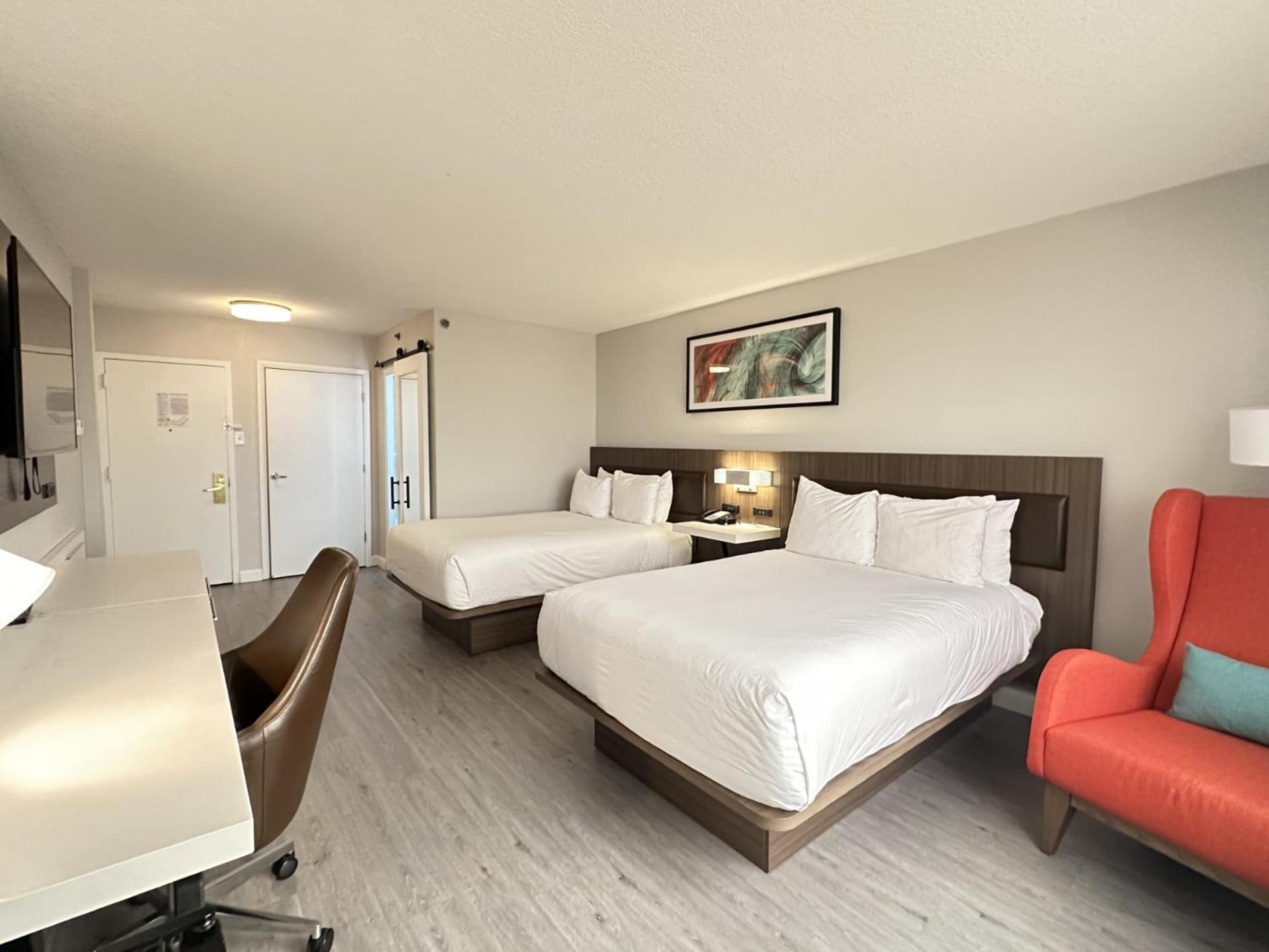 Wyndham Garden Downtown 3*