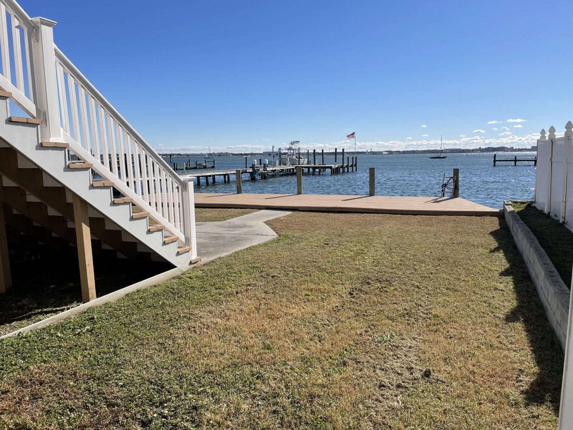 Big Waterfront House With Amazing View And Swim Deck Norfolk