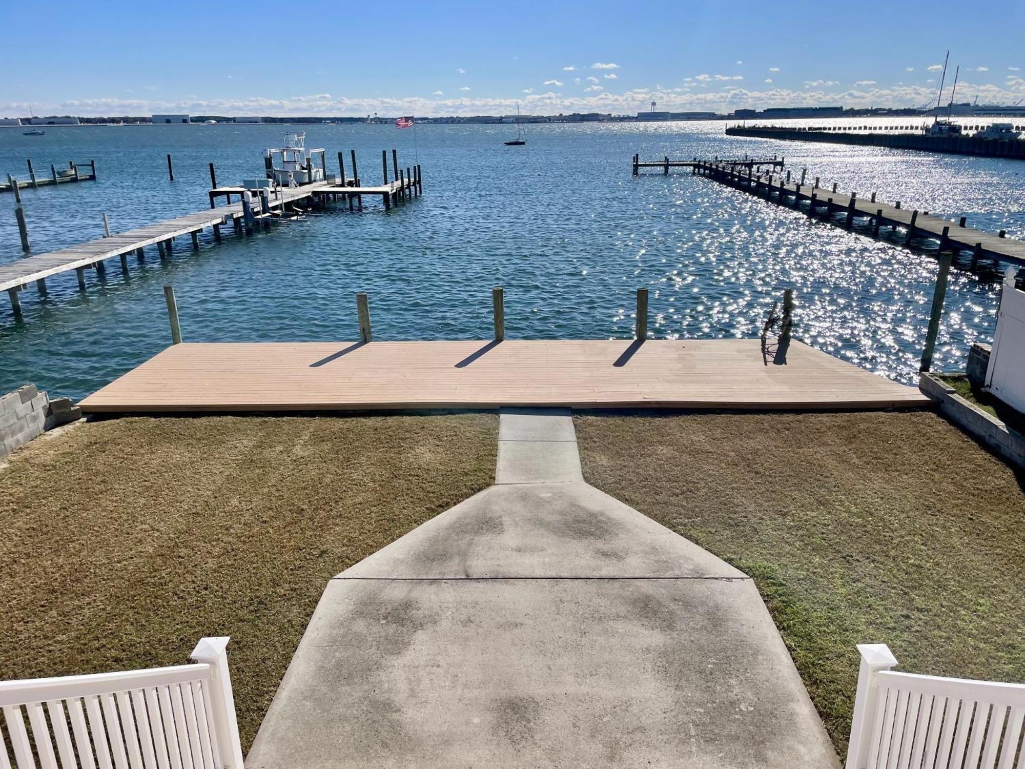 Big Waterfront House With Amazing View And Swim Deck Norfolk