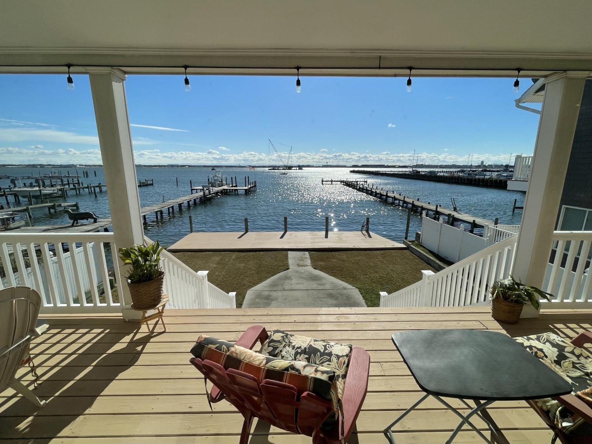 Big Waterfront House With Amazing View And Swim Deck Norfolk