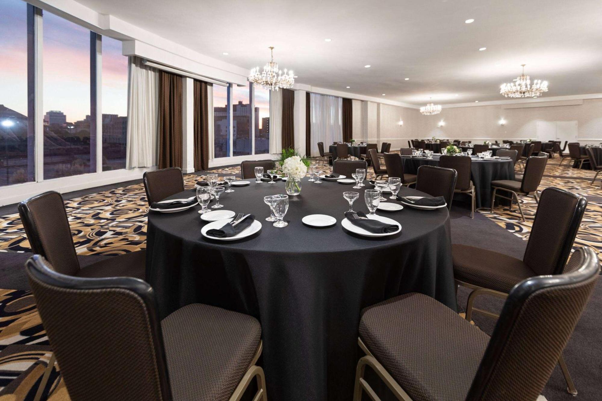 Hotel Wyndham Garden Downtown Norfolk