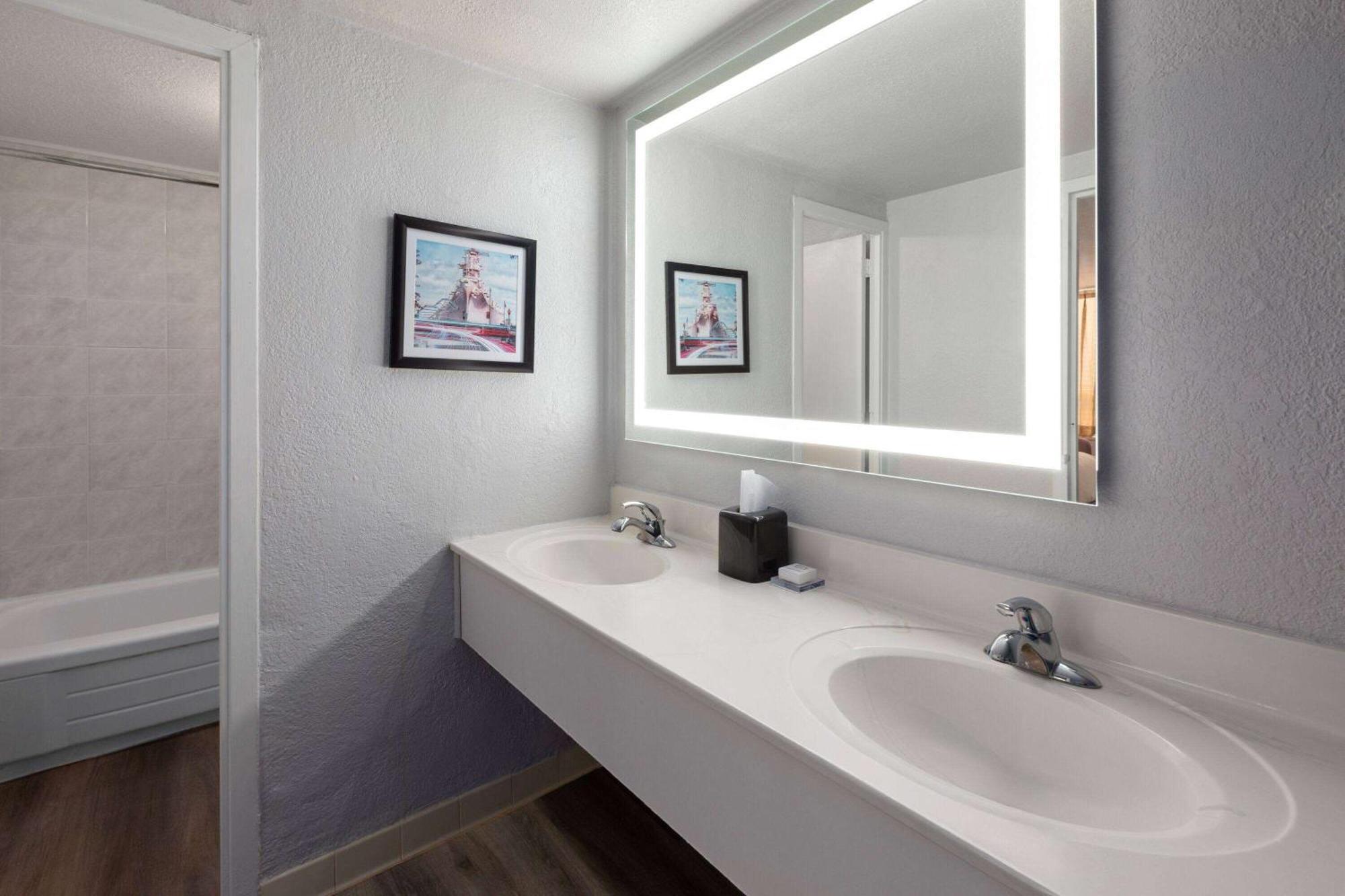 Wyndham Garden Downtown Hotel Norfolk