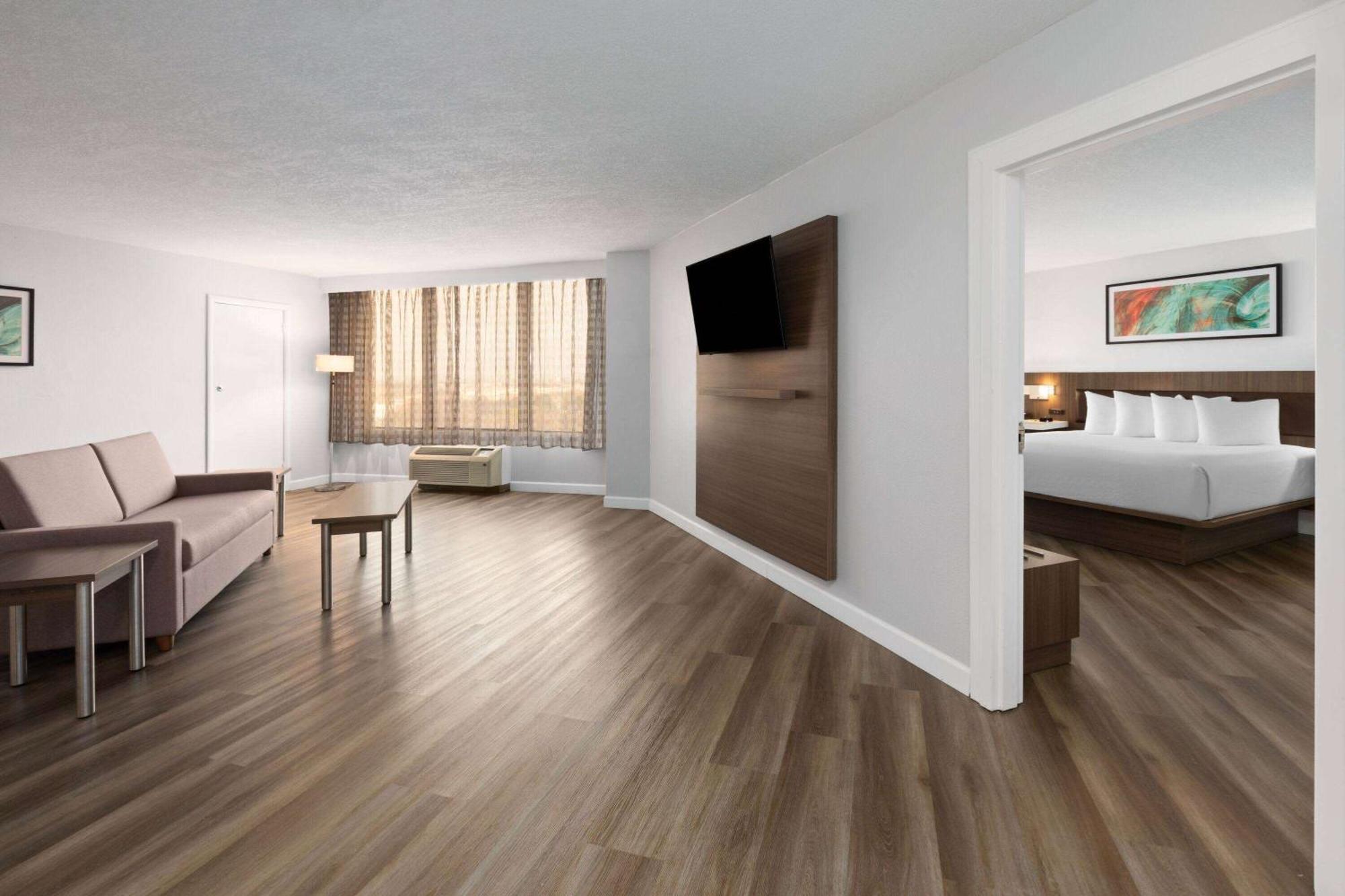 Hotel Wyndham Garden Downtown Norfolk