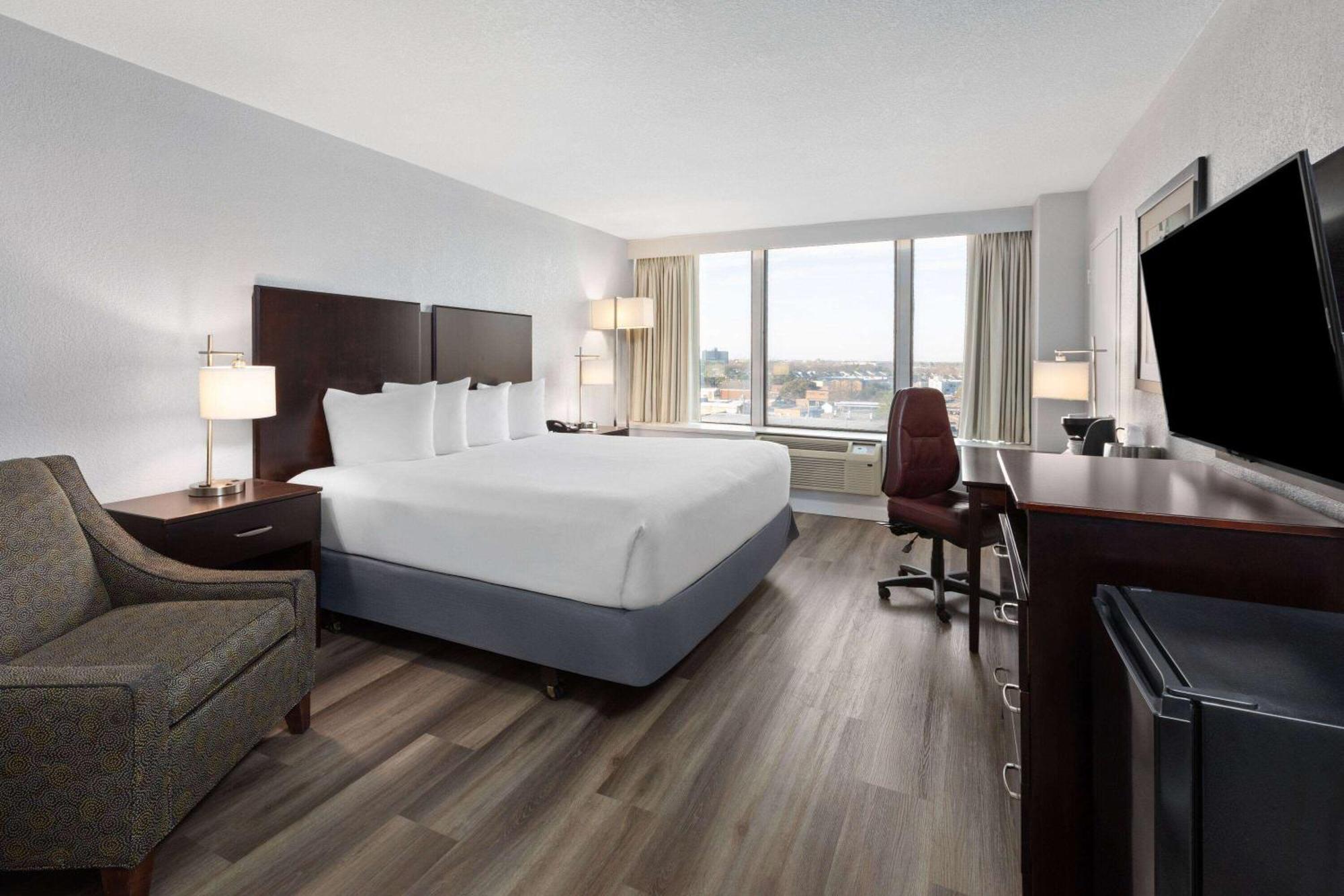 Hotel Wyndham Garden Downtown