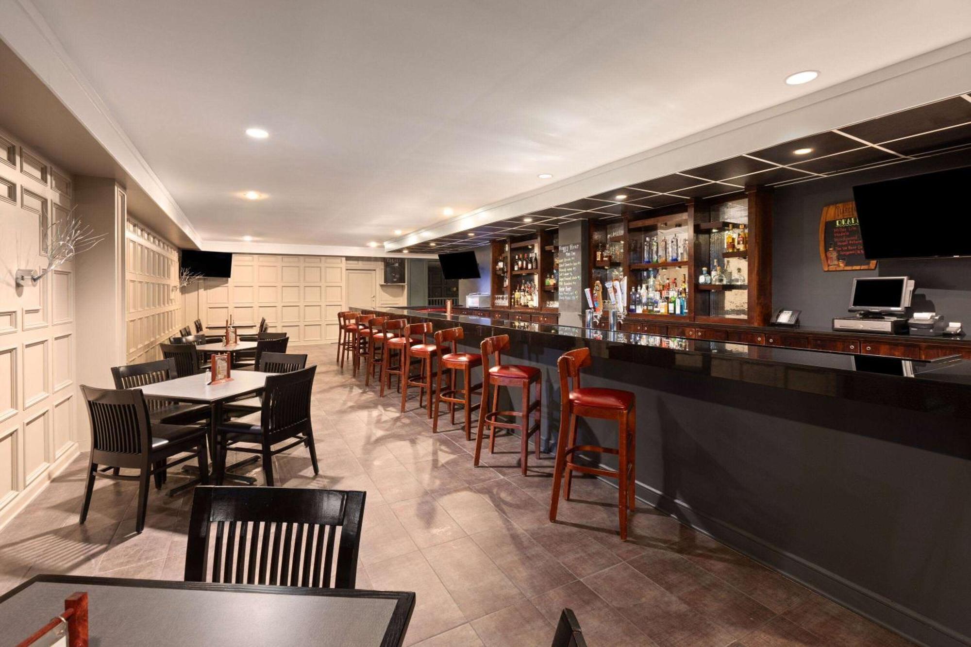 Wyndham Garden Downtown Hotel