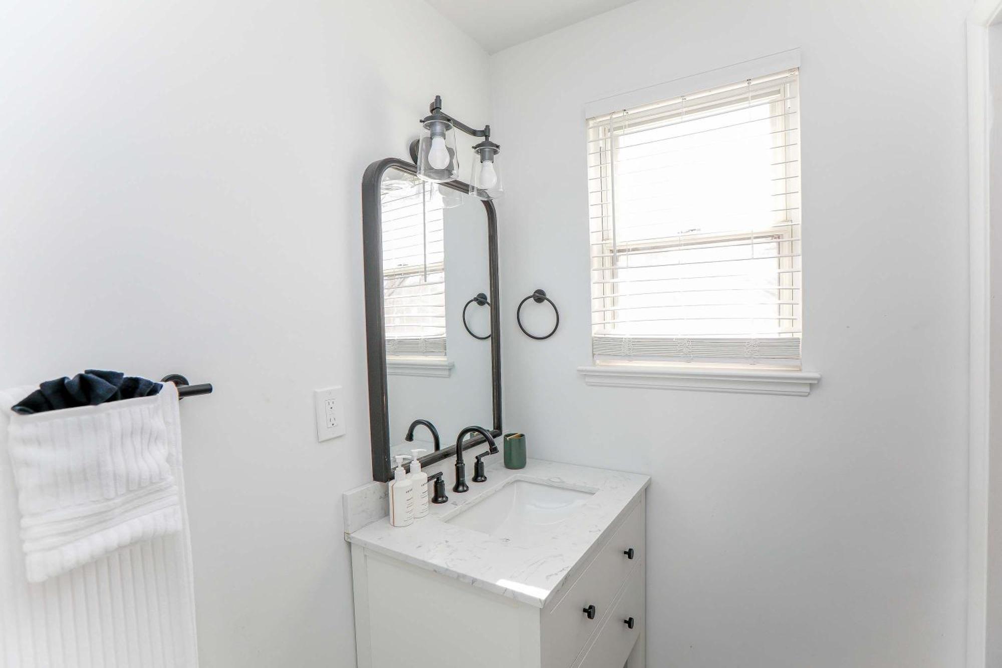 Sojourn Bayview Sanctuary Sleeps 6 Holiday home