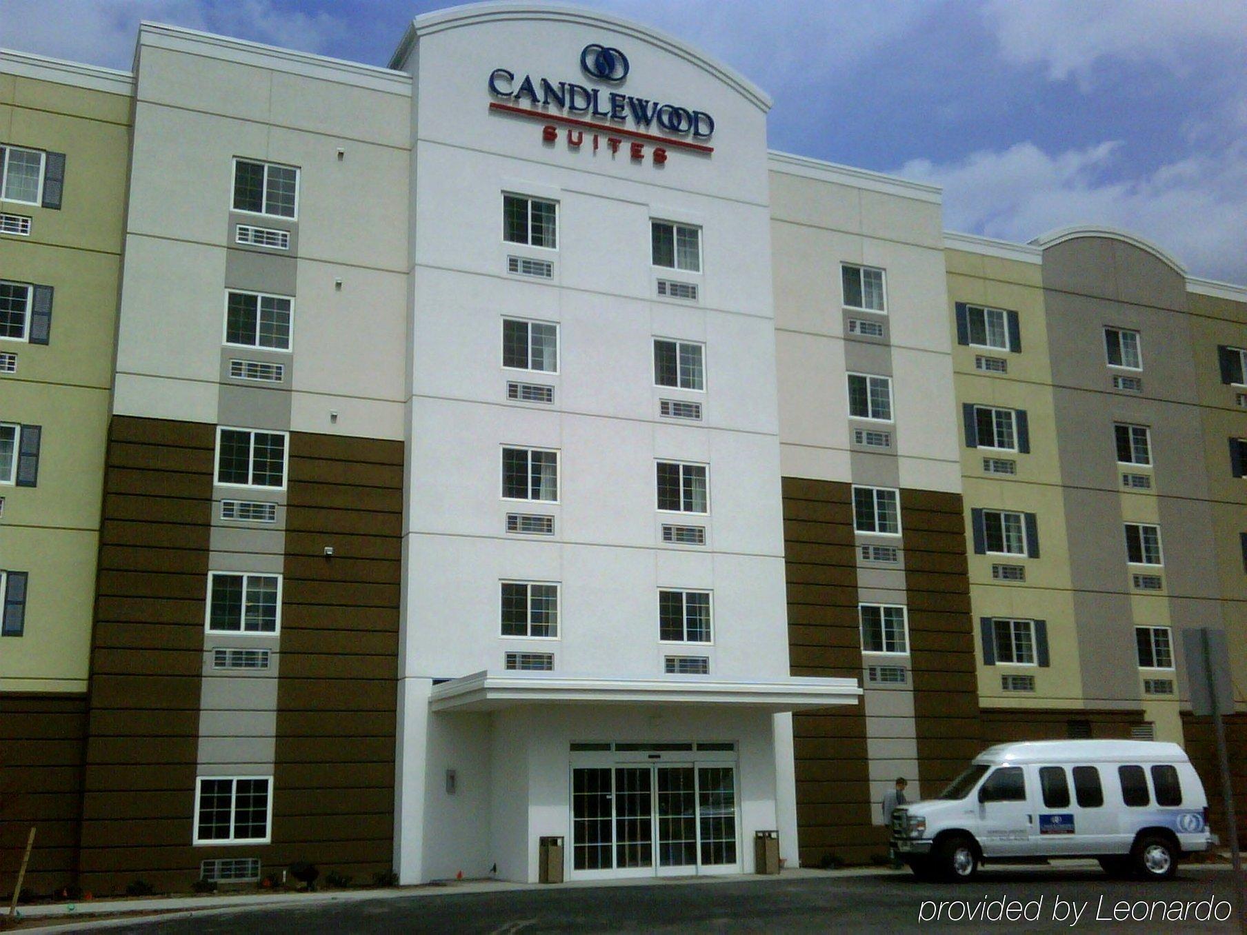 Candlewood Airport By Ihg 3*