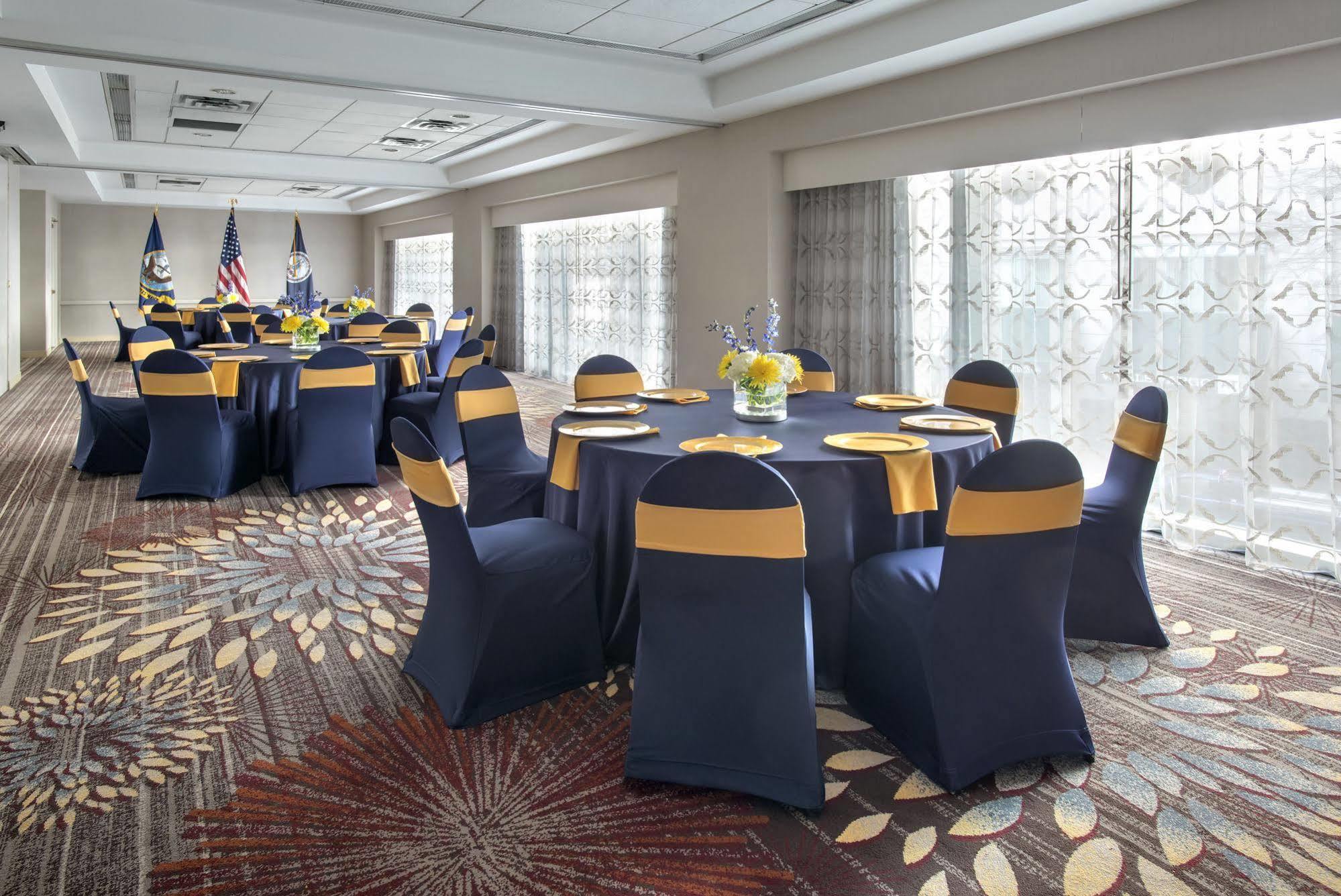 Waterside Marriott Hotel 3*