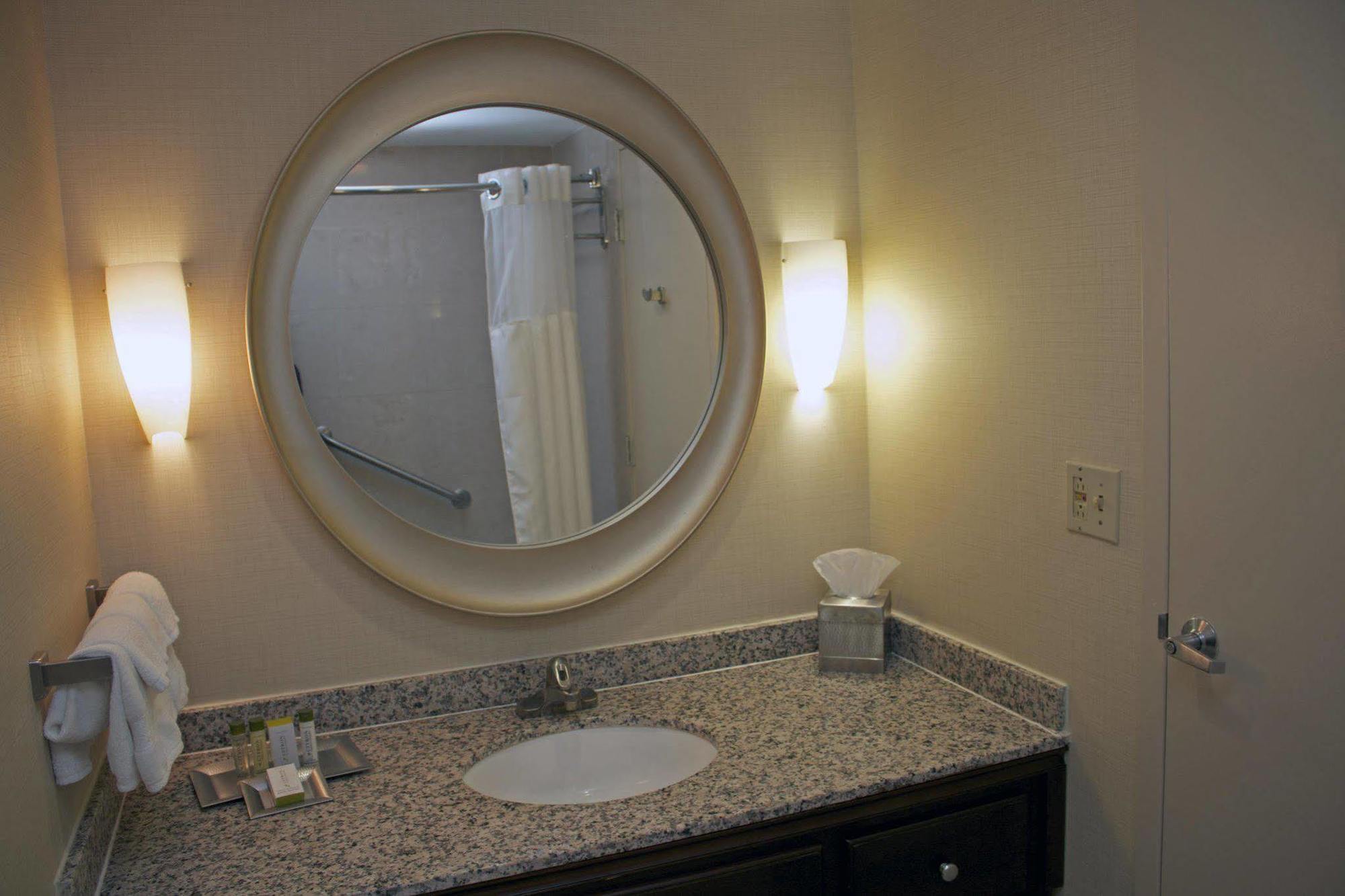 Hotel Doubletree By Hilton Airport Norfolk